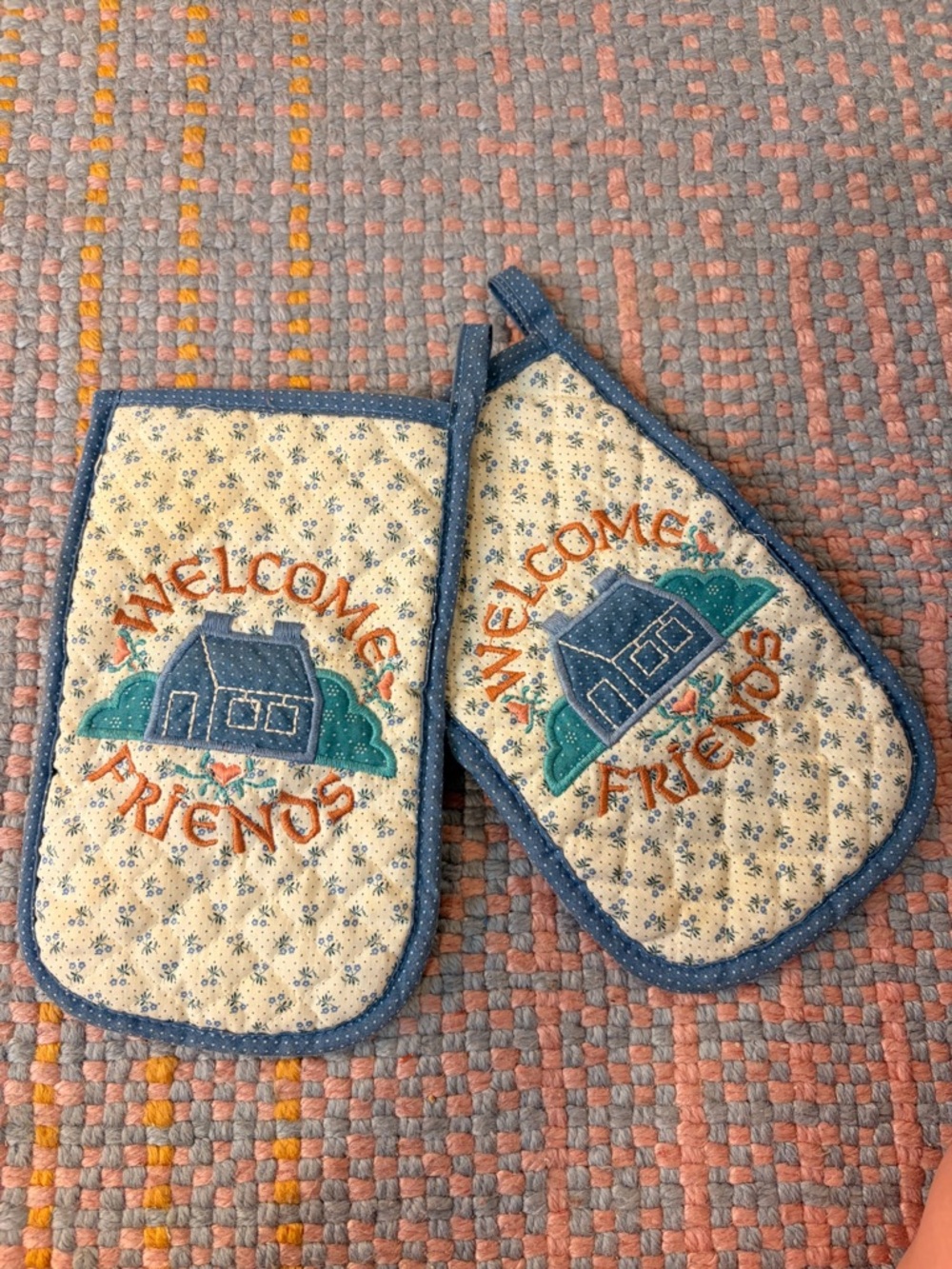🏡✨ 2-Piece Cottagecore Oven Mitt Set ✨🏡